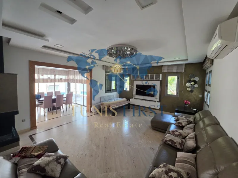 A Louer Grandiose Villa avec piscine Meublé à La Marsa — Marsa Ennassim