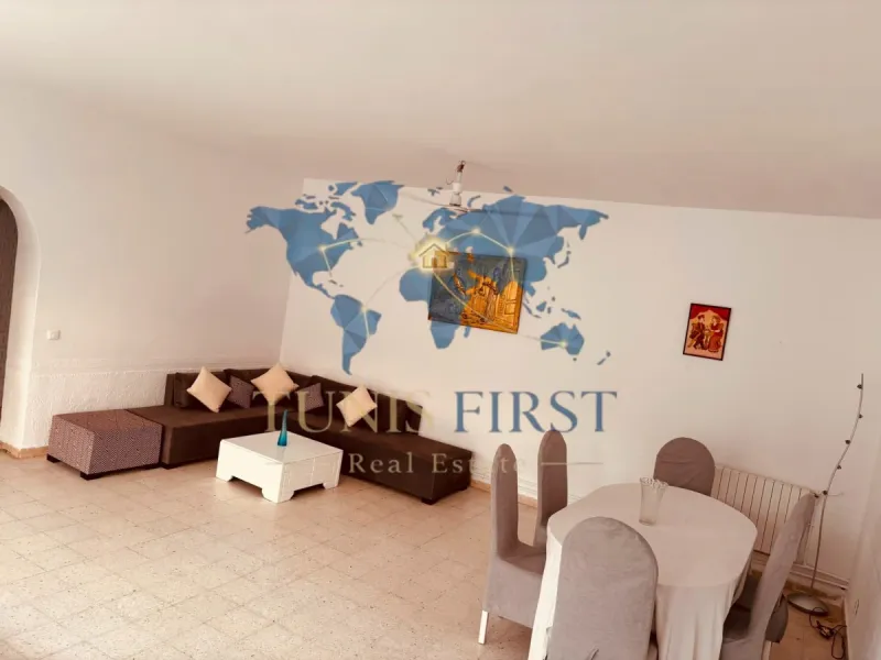 A Louer Étage Villa S3 Semi Meublé à La Marsa Plage — Marsa ville