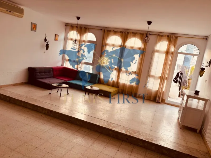 A Louer Étage Villa S3 Semi Meublé à La Marsa Plage — Marsa ville