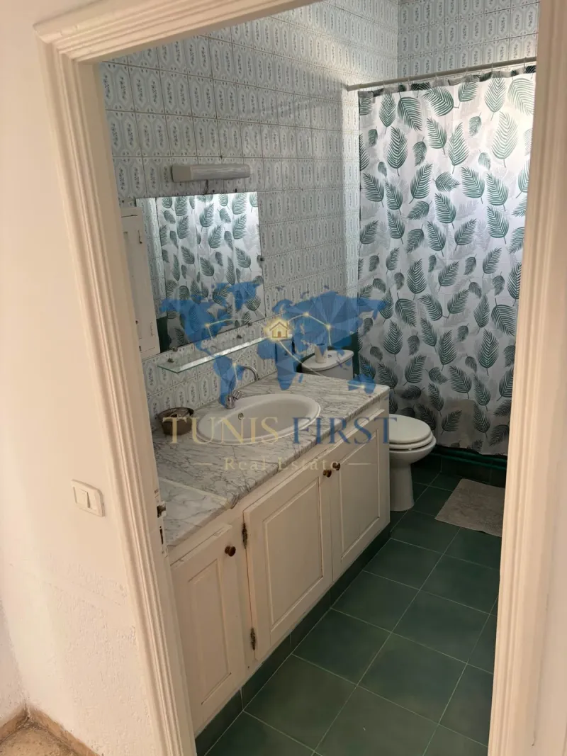 A Louer Étage Villa S3 Semi Meublé à La Marsa Plage — Marsa ville