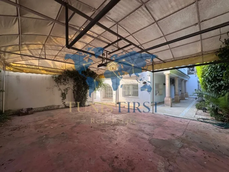 A Louer Grandiose Villa avec piscine à Carthage Salambo — Carthage