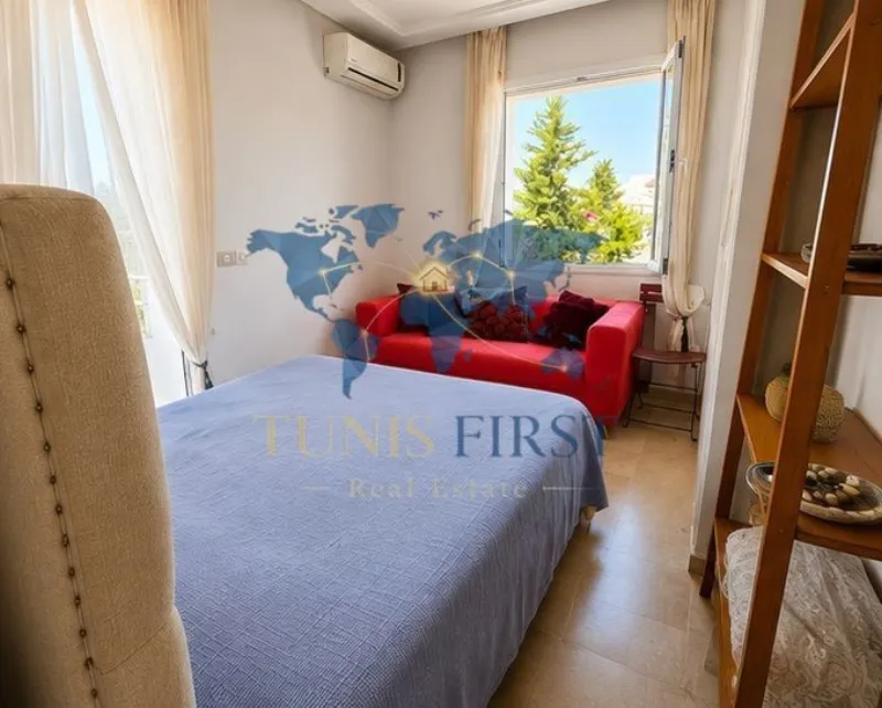 A Louer Etage de Villa Vide à Marsa Cube — Marsa Cube