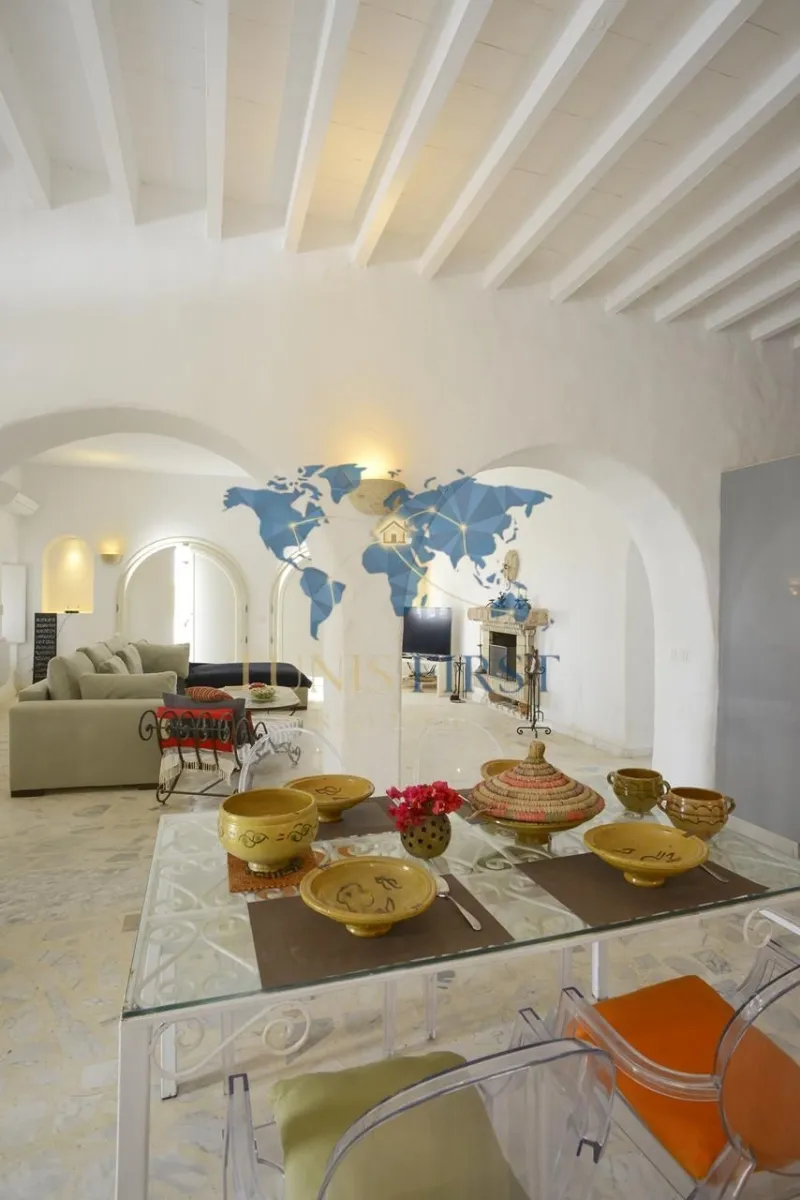 À vendre Deux villas indépendantes pieds dans l’eau à Kerkennah — Cite El Moustakbel (La Marsa)