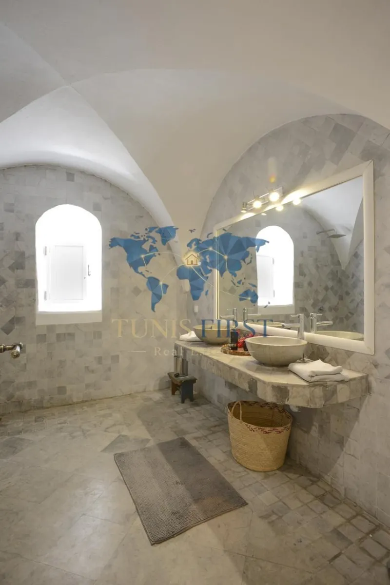 À vendre Deux villas indépendantes pieds dans l’eau à Kerkennah — Cite El Moustakbel (La Marsa)