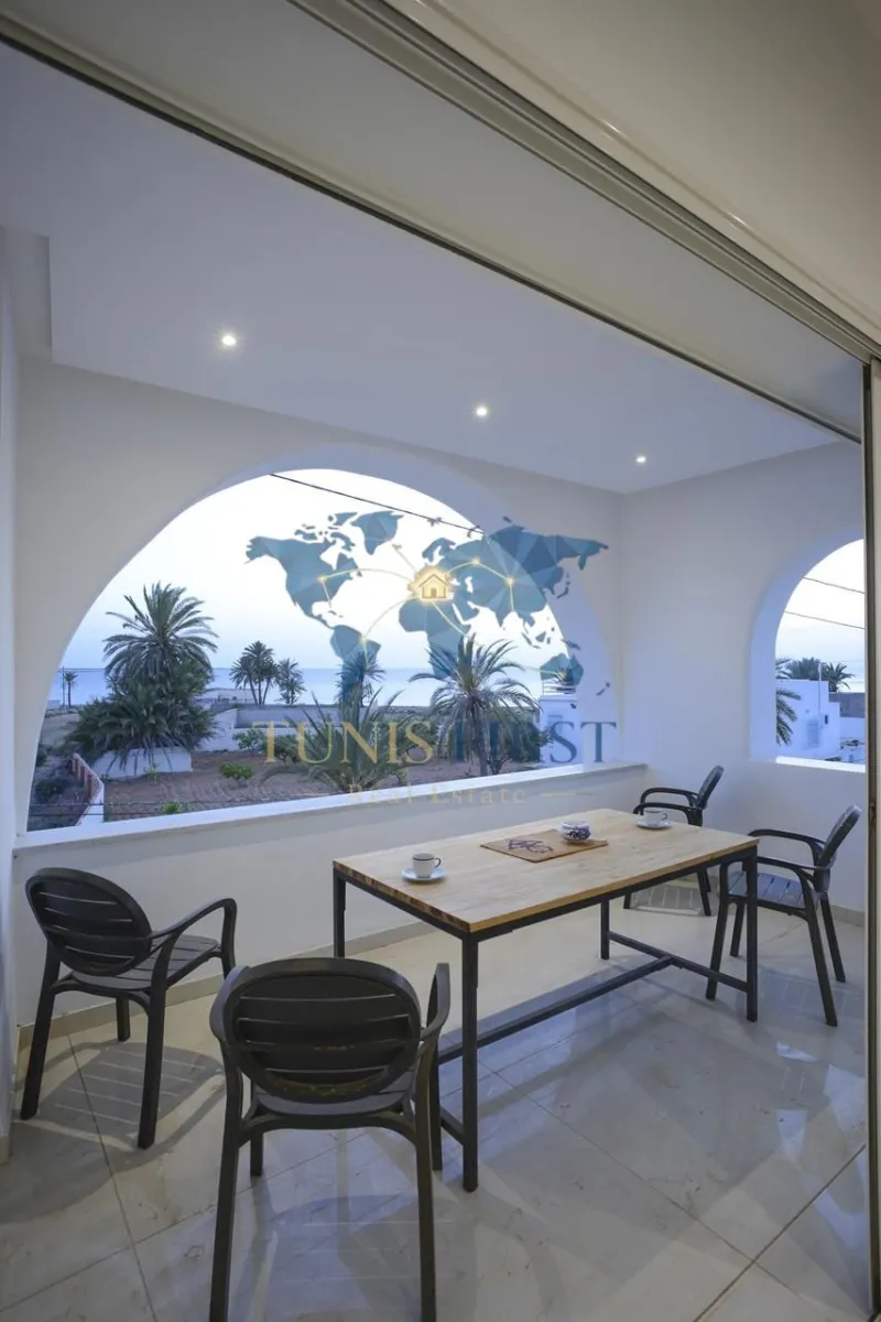 À vendre Deux villas indépendantes pieds dans l’eau à Kerkennah — Cite El Moustakbel (La Marsa)