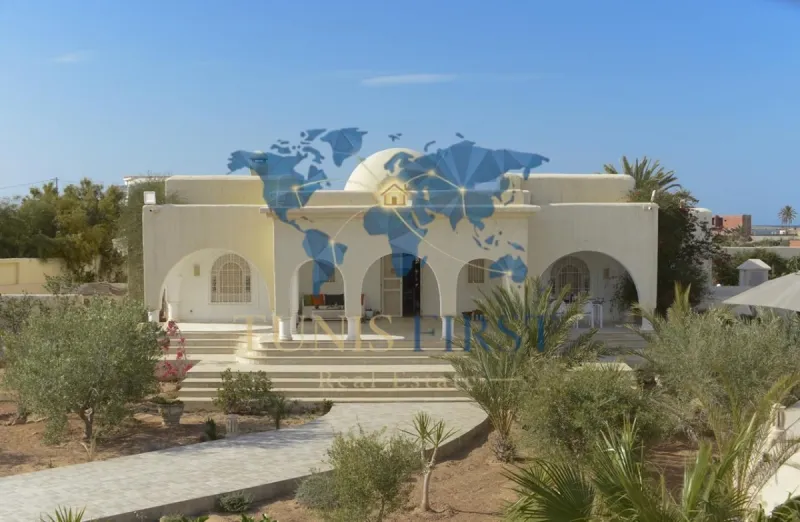 À vendre Deux villas indépendantes pieds dans l’eau à Kerkennah — Cite El Moustakbel (La Marsa)