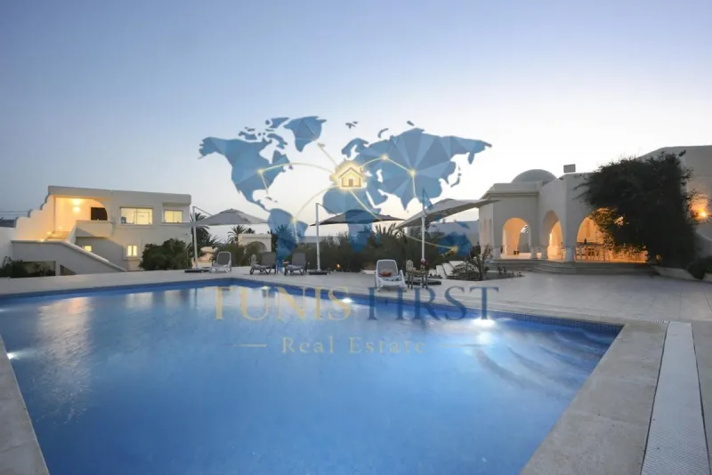 À vendre Deux villas indépendantes pieds dans l’eau à Kerkennah — Cite El Moustakbel (La Marsa)
