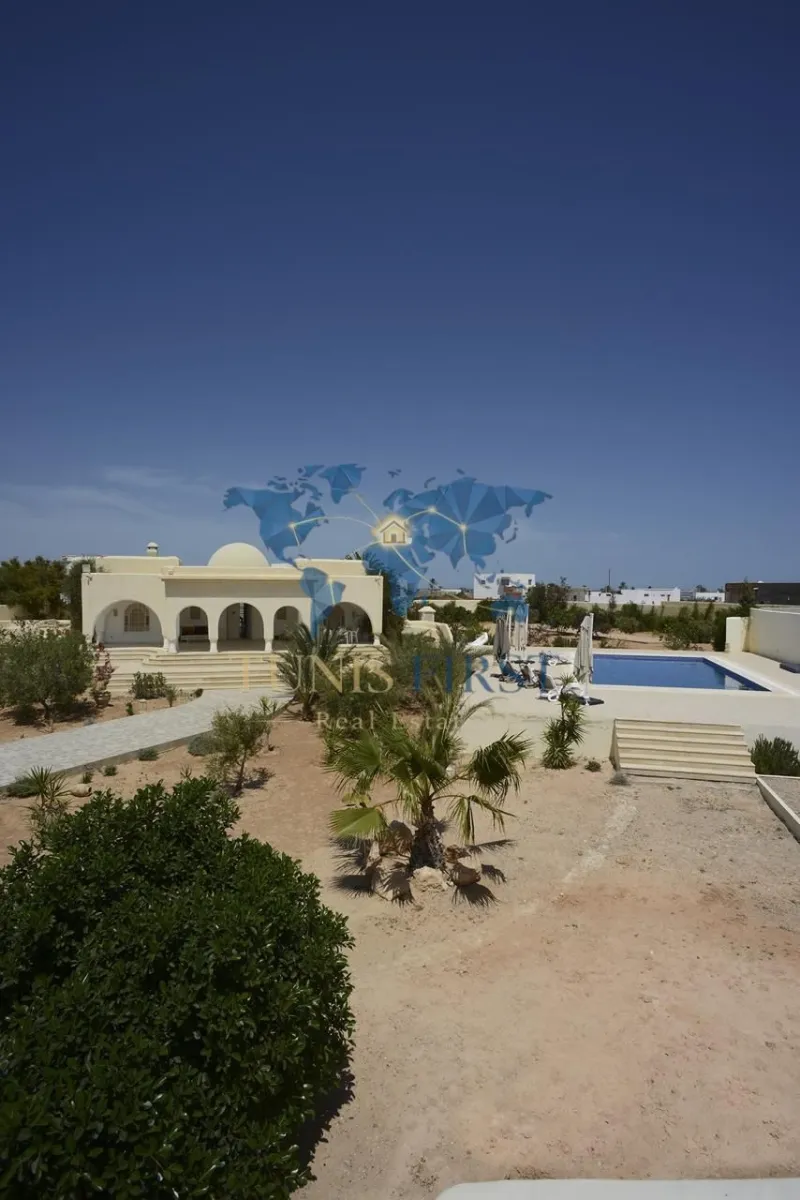 À vendre Deux villas indépendantes pieds dans l’eau à Kerkennah — Cite El Moustakbel (La Marsa)