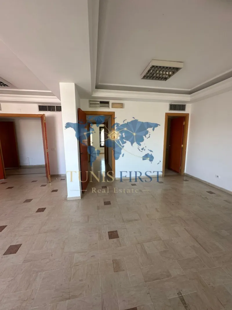 À Vendre Appartement S+2 aux Berges du Lac — Les berges du lac 1