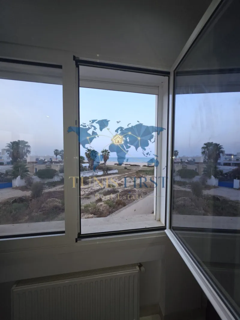 À Vendre Villa pied dans l'eau à Raoued — Raoued