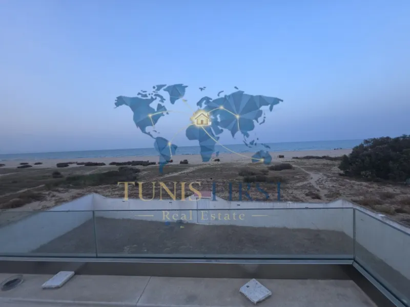 À Vendre Villa pied dans l'eau à Raoued — Raoued