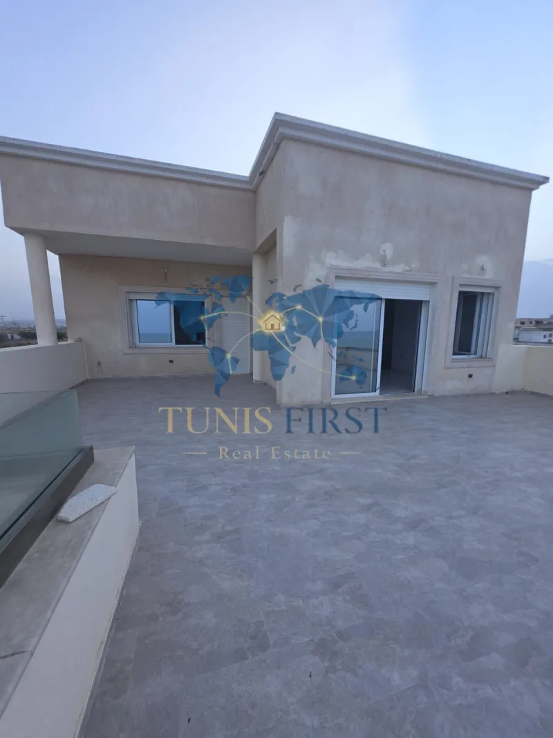 À Vendre Villa pied dans l'eau à Raoued — Raoued