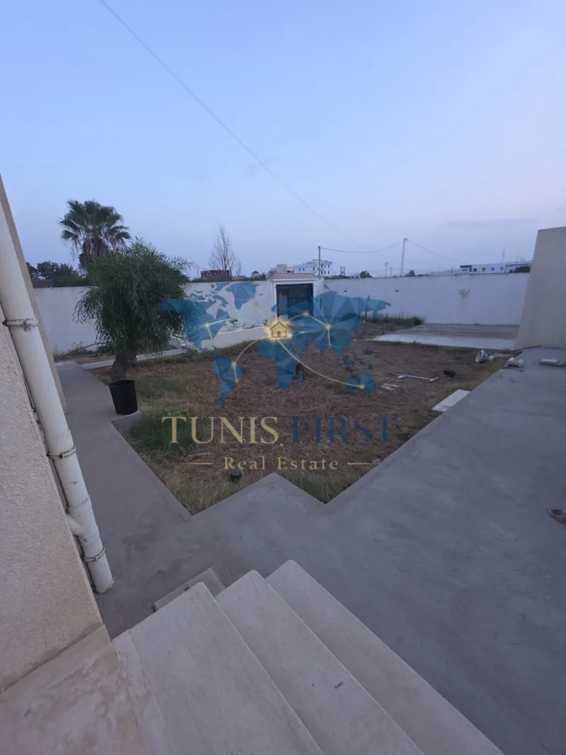 À Vendre Villa pied dans l'eau à Raoued — Raoued