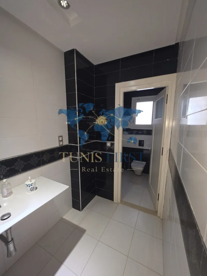 À Vendre Villa pied dans l'eau à Raoued — Raoued