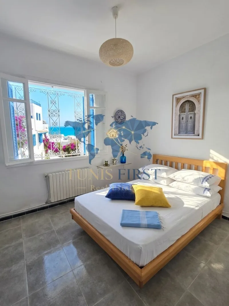 A Louer Etage de villa S+3 Meublé à La Marsa Corniche — Marsa corniche