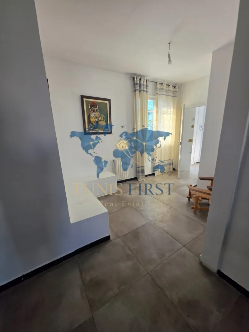 A Louer Etage de villa S+3 Meublé à La Marsa Corniche — Marsa corniche