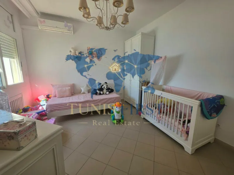 A Louer Appartement en Duplex Vide aux Berges du Lac 1 — Tunis