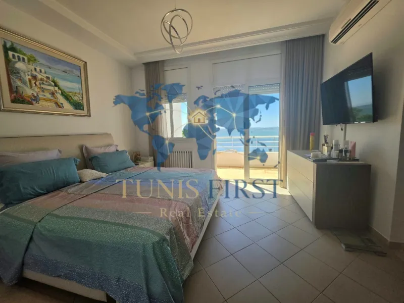 A Louer Appartement en Duplex Vide aux Berges du Lac 1 — Tunis