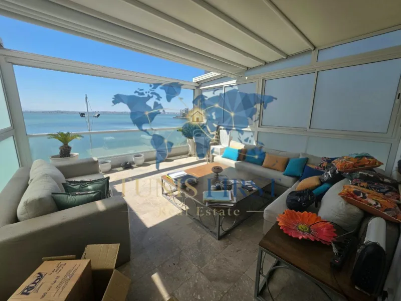 A Louer Appartement en Duplex Vide aux Berges du Lac 1 — Tunis