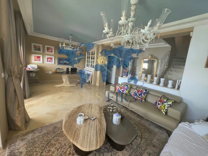 A Louer Appartement en Duplex Vide aux Berges du Lac 1 — Tunis