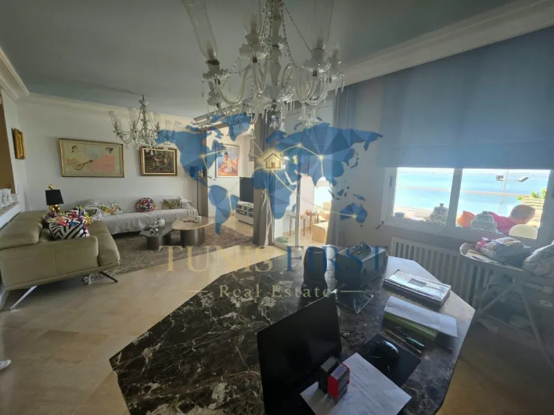 A Louer Appartement en Duplex Vide aux Berges du Lac 1 — Tunis