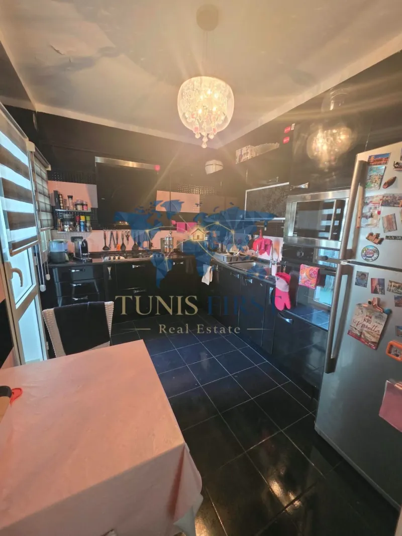 A Louer Appartement en Duplex Vide aux Berges du Lac 1 — Tunis