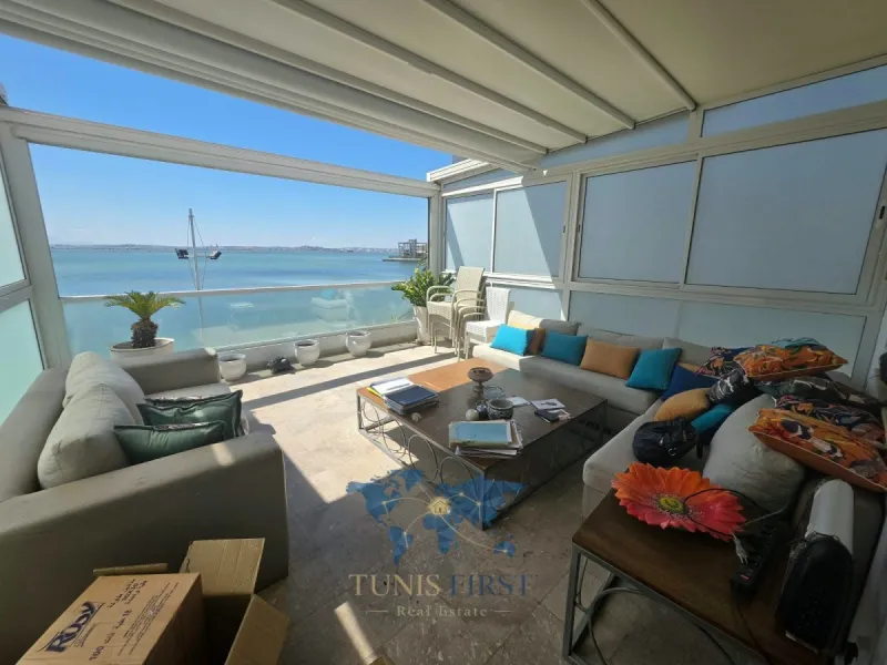 A Louer Appartement en Duplex Vide aux Berges du Lac 1 — Les berges du lac 1