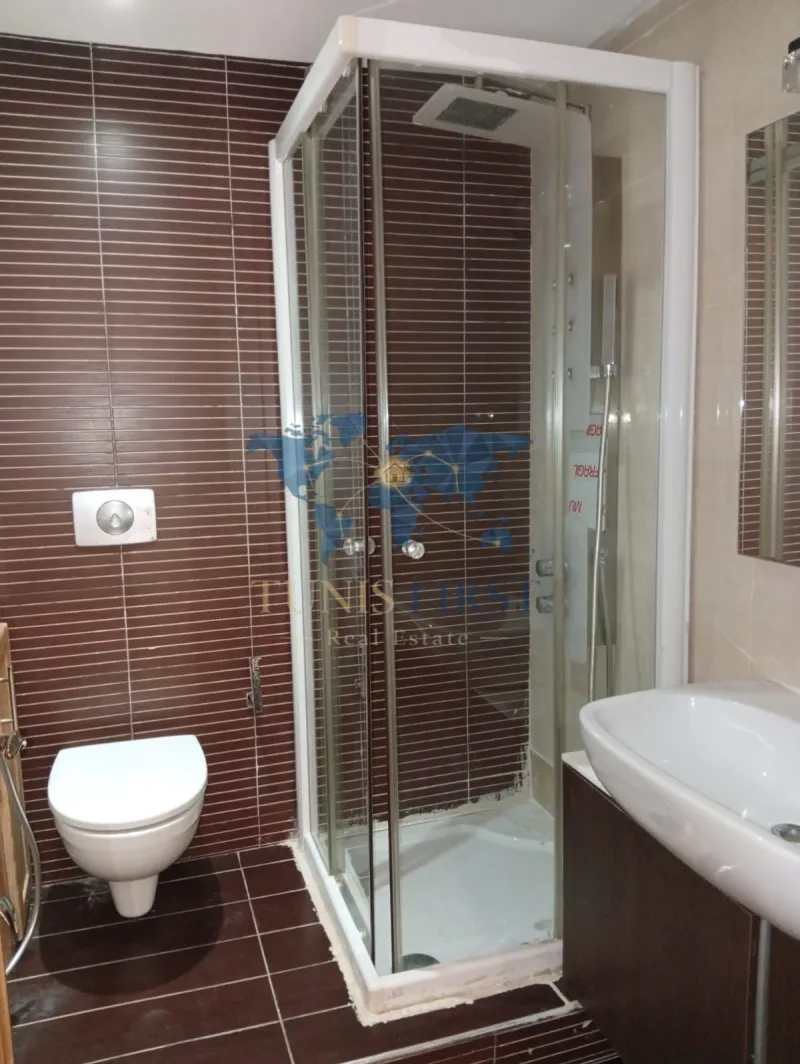 A louer appartement S+3 à La Marsa — Cite Du Stade
