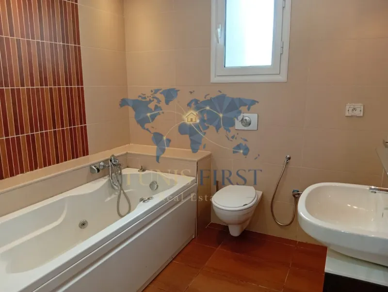 A louer appartement S+3 à La Marsa — Cite Du Stade